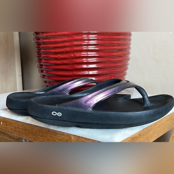 OOFOS Sandals Shoes Recovery “Cabernet”Slip On Sz: 11 - Picture 9 of 9